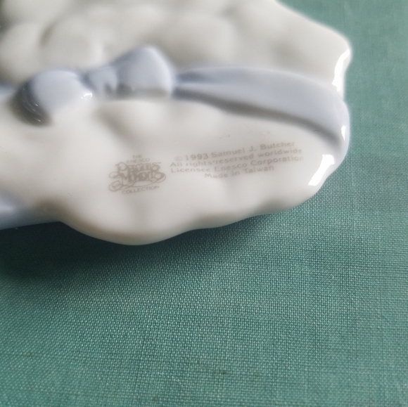 Rare Precious Moments Baby Angel on Cloud Christmas Ornament Ex Cond 3" x 2.5" - Picture 4 of 6